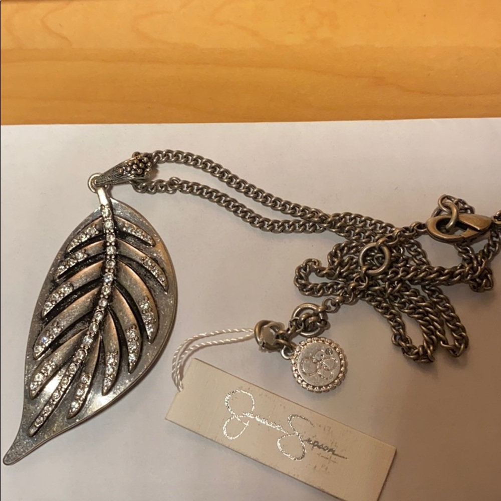 Cute leaf necklace